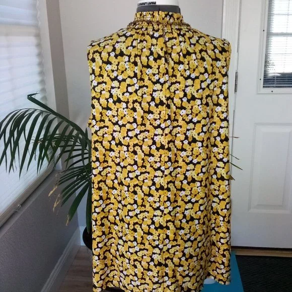 Cato Pullover Blouse w/ Elasticize Neckline - Picture 4 of 10